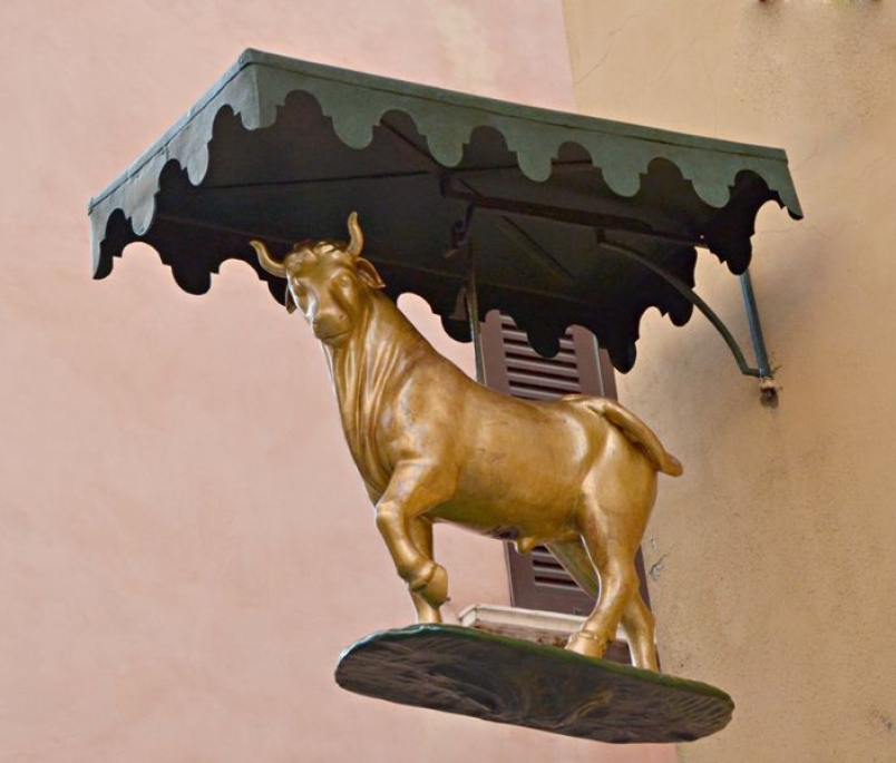l salvataggio del Bue d'oro, celebre statua della vecchia Brescia